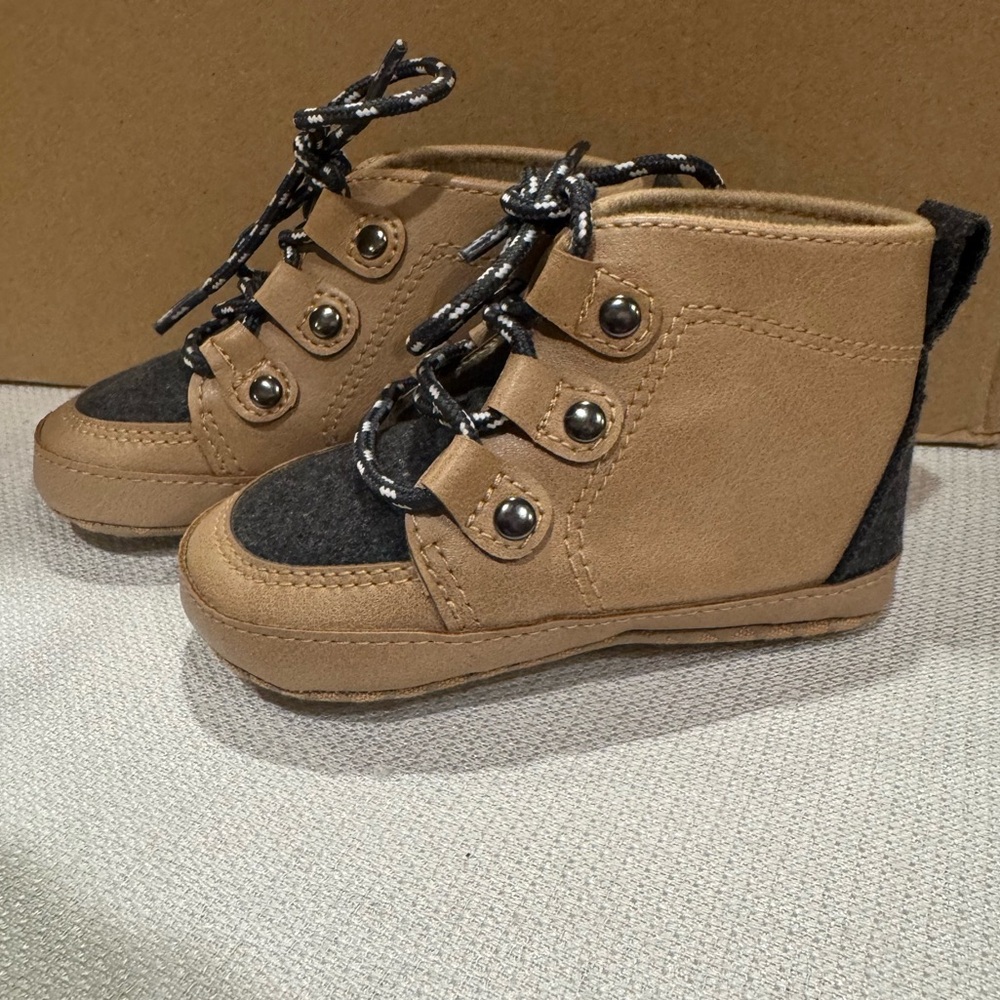 Gap Baby Lace-Up Duck Boots 6-12 Months Tan Charcoal Gray